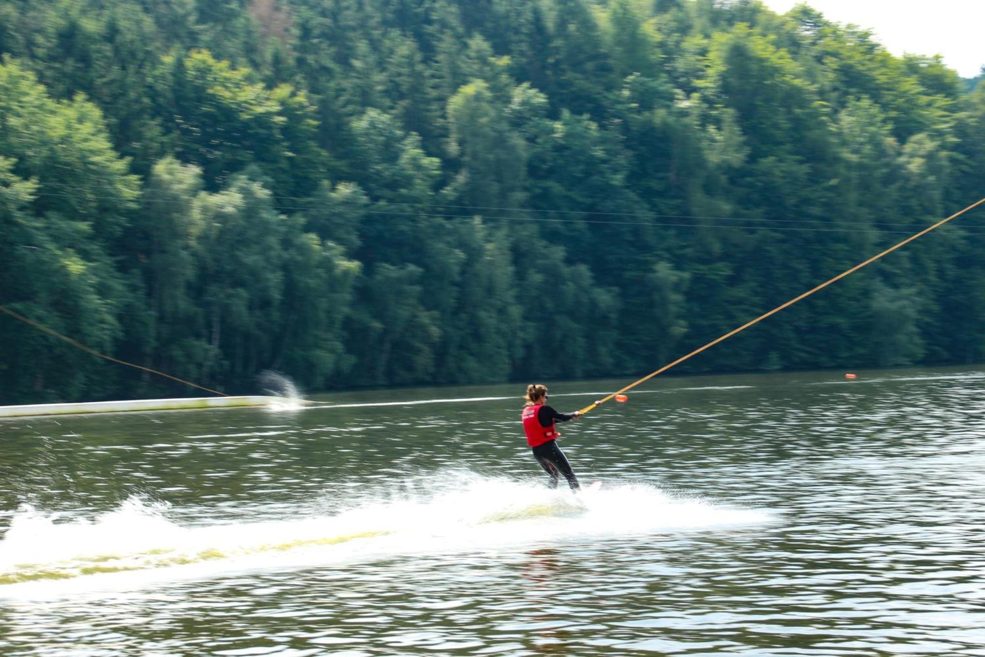 Fh "Baeren Ecke" Am See Im Hessischen Bergland Kirchheim  Extérieur photo